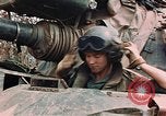 Image des soldats dans le casque de pétroliers Lai Khe Sud Vietnam, 1968, de la seconde 56 séquences d'archives historiques vidéo 65675037289