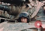 Image des soldats dans le casque de pétroliers Lai Khe Sud Vietnam, 1968, de la seconde 58 séquences d'archives historiques vidéo 65675037289