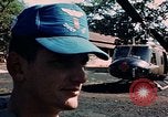 Immagine di I soldati in cappucci blu Lai Khe Vietnam del Sud, 1968, secondo 14 filmato di repertorio 65675037290