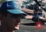 Immagine di I soldati in cappucci blu Lai Khe Vietnam del Sud, 1968, secondo 21 filmato di repertorio 65675037290