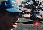 Immagine di I soldati in cappucci blu Lai Khe Vietnam del Sud, 1968, secondo 23 filmato di repertorio 65675037290