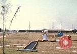 Standbild militärische LKW-Konvoi Vietnam, 1969, aus Sekunde 1 historischem Filmmaterial Videoclip 65675037301