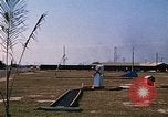 Standbild militärische LKW-Konvoi Vietnam, 1969, aus Sekunde 8 historischem Filmmaterial Videoclip 65675037301