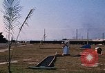 Standbild militärische LKW-Konvoi Vietnam, 1969, aus Sekunde 17 historischem Filmmaterial Videoclip 65675037301