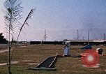 Standbild militärische LKW-Konvoi Vietnam, 1969, aus Sekunde 18 historischem Filmmaterial Videoclip 65675037301
