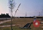 Standbild militärische LKW-Konvoi Vietnam, 1969, aus Sekunde 25 historischem Filmmaterial Videoclip 65675037301