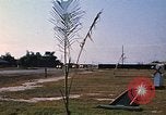 Standbild militärische LKW-Konvoi Vietnam, 1969, aus Sekunde 28 historischem Filmmaterial Videoclip 65675037301