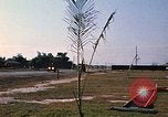 Standbild militärische LKW-Konvoi Vietnam, 1969, aus Sekunde 34 historischem Filmmaterial Videoclip 65675037301