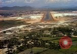 Standbild Landung von Flugzeugen Vietnam, 1967, aus Sekunde 14 historischem Filmmaterial Videoclip 65675037302