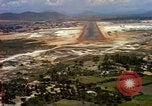 Standbild Landung von Flugzeugen Vietnam, 1967, aus Sekunde 15 historischem Filmmaterial Videoclip 65675037302