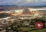 Standbild Landung von Flugzeugen Vietnam, 1967, aus Sekunde 17 historischem Filmmaterial Videoclip 65675037302