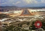 Standbild Landung von Flugzeugen Vietnam, 1967, aus Sekunde 19 historischem Filmmaterial Videoclip 65675037302