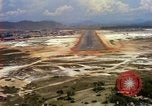Standbild Landung von Flugzeugen Vietnam, 1967, aus Sekunde 20 historischem Filmmaterial Videoclip 65675037302