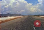 Standbild Landung von Flugzeugen Vietnam, 1967, aus Sekunde 41 historischem Filmmaterial Videoclip 65675037302