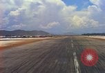 Standbild Landung von Flugzeugen Vietnam, 1967, aus Sekunde 44 historischem Filmmaterial Videoclip 65675037302