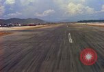 Standbild Landung von Flugzeugen Vietnam, 1967, aus Sekunde 47 historischem Filmmaterial Videoclip 65675037302