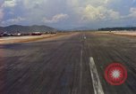Standbild Landung von Flugzeugen Vietnam, 1967, aus Sekunde 48 historischem Filmmaterial Videoclip 65675037302