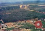 Standbild Flugzeuge landen Vietnam, 1967, aus Sekunde 21 historischem Filmmaterial Videoclip 65675037303