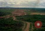 Standbild Ebene Ansätze und landet lange Thanh Vietnam, 1967, aus Sekunde 29 historischem Filmmaterial Videoclip 65675037304