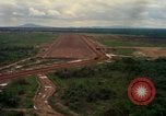 Standbild Ebene Ansätze und landet lange Thanh Vietnam, 1967, aus Sekunde 33 historischem Filmmaterial Videoclip 65675037304