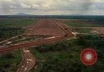 Standbild Ebene Ansätze und landet lange Thanh Vietnam, 1967, aus Sekunde 34 historischem Filmmaterial Videoclip 65675037304