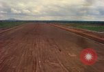 Standbild Ebene Ansätze und landet lange Thanh Vietnam, 1967, aus Sekunde 43 historischem Filmmaterial Videoclip 65675037304
