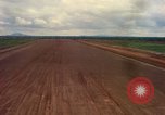 Standbild Ebene Ansätze und landet lange Thanh Vietnam, 1967, aus Sekunde 44 historischem Filmmaterial Videoclip 65675037304