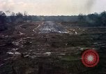 Standbild Flugzeuge landen Tom Le Chom Vietnam, 1967, aus Sekunde 29 historischem Filmmaterial Videoclip 65675037305