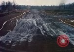 Standbild Flugzeuge landen Tom Le Chom Vietnam, 1967, aus Sekunde 33 historischem Filmmaterial Videoclip 65675037305