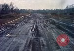Standbild Flugzeuge landen Tom Le Chom Vietnam, 1967, aus Sekunde 36 historischem Filmmaterial Videoclip 65675037305