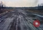 Standbild Flugzeuge landen Tom Le Chom Vietnam, 1967, aus Sekunde 38 historischem Filmmaterial Videoclip 65675037305