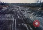 Standbild Flugzeuge landen Tom Le Chom Vietnam, 1967, aus Sekunde 40 historischem Filmmaterial Videoclip 65675037305