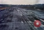 Standbild Flugzeuge landen Tom Le Chom Vietnam, 1967, aus Sekunde 43 historischem Filmmaterial Videoclip 65675037305