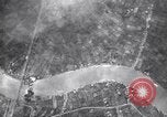 Standbild Bombardierung Rama VI Brücke Bangkok Thailand, 1944, aus Sekunde 21 historischem Filmmaterial Videoclip 65675037316