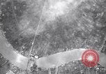 Standbild Bombardierung Rama VI Brücke Bangkok Thailand, 1944, aus Sekunde 23 historischem Filmmaterial Videoclip 65675037316