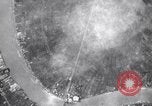 Standbild Bombardierung Rama VI Brücke Bangkok Thailand, 1944, aus Sekunde 26 historischem Filmmaterial Videoclip 65675037316