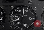 Standbild Air Speed Meter von BT-13 United States USA, 1939, aus Sekunde 1 historischem Filmmaterial Videoclip 65675037323