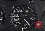 Standbild Air Speed Meter von BT-13 United States USA, 1939, aus Sekunde 25 historischem Filmmaterial Videoclip 65675037323