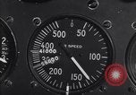Standbild Air Speed Meter von BT-13 United States USA, 1939, aus Sekunde 26 historischem Filmmaterial Videoclip 65675037323