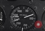 Standbild Air Speed Meter von BT-13 United States USA, 1939, aus Sekunde 31 historischem Filmmaterial Videoclip 65675037323