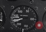 Standbild Air Speed Meter von BT-13 United States USA, 1939, aus Sekunde 36 historischem Filmmaterial Videoclip 65675037323