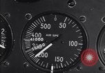 Standbild Air Speed Meter von BT-13 United States USA, 1939, aus Sekunde 52 historischem Filmmaterial Videoclip 65675037323