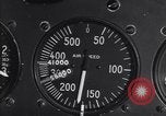 Standbild Air Speed Meter von BT-13 United States USA, 1939, aus Sekunde 60 historischem Filmmaterial Videoclip 65675037323