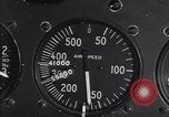 Standbild Air Speed Meter von BT-13 United States USA, 1939, aus Sekunde 61 historischem Filmmaterial Videoclip 65675037323