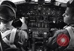 Standbild Innenräume der B-24 Bomber United States USA, 1941, aus Sekunde 25 historischem Filmmaterial Videoclip 65675037324