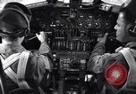 Standbild Innenräume der B-24 Bomber United States USA, 1941, aus Sekunde 29 historischem Filmmaterial Videoclip 65675037324