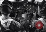 Standbild Innenräume der B-24 Bomber United States USA, 1941, aus Sekunde 37 historischem Filmmaterial Videoclip 65675037324
