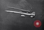 Standbild B-52 air-startet eine AGM-28 Hound Dog Cruise Missile United States USA, 1962, aus Sekunde 27 historischem Filmmaterial Videoclip 65675037326