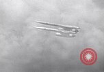 Standbild B-52 air-startet eine AGM-28 Hound Dog Cruise Missile United States USA, 1962, aus Sekunde 45 historischem Filmmaterial Videoclip 65675037326