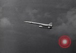 Standbild B-52 air-startet eine AGM-28 Hound Dog Cruise Missile United States USA, 1962, aus Sekunde 49 historischem Filmmaterial Videoclip 65675037326